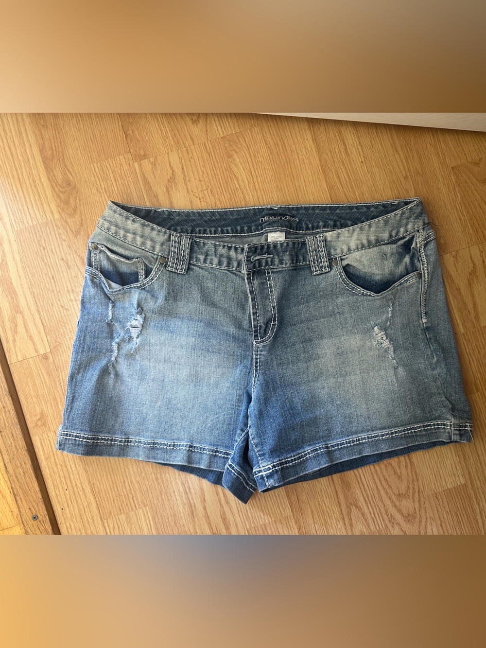 Maurices light blue distressed denim shorts size 20